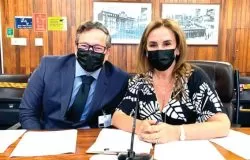Vereadora ao lado do ginecologista André Malavasi, grande incentivador do exame de PCR